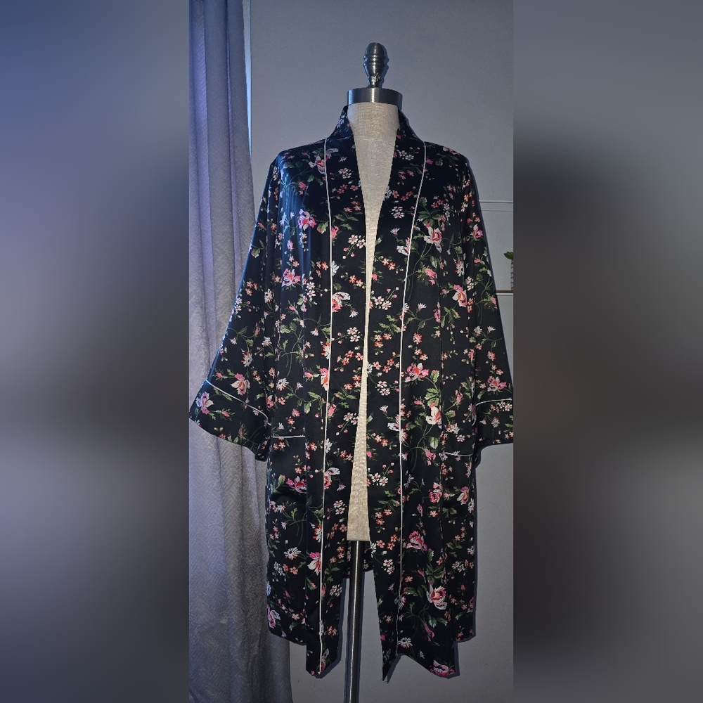 Gorgeous Floral Kimono Style Robe
